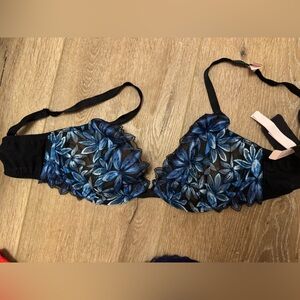 NWT Victoria’s Sheer Floral Embroidered Blue & Black Lace Bra - Women Intimates